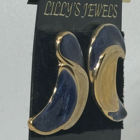 Vintage Gold Blue & Cream Enamel Earrings by Lilly’s - Classic & Elegant Design - Picture 5 of 7